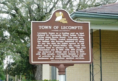 Town of Lecompte welcome sign